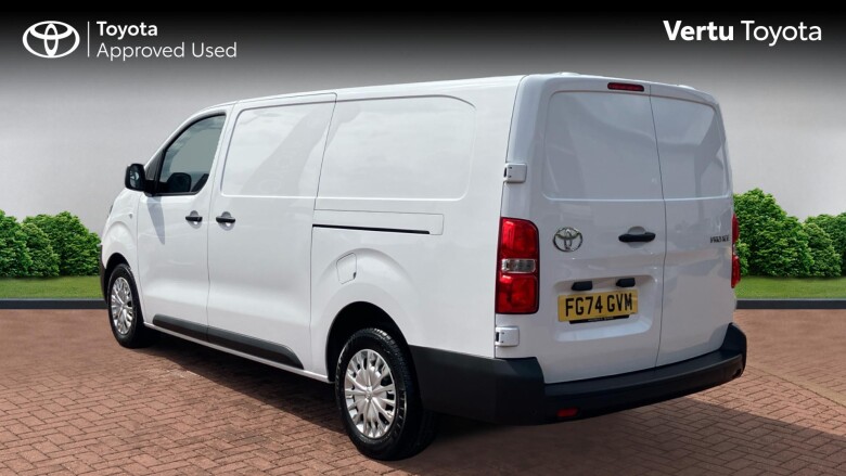 Toyota Proace L2 Diesel 2.0D 145 Icon Van